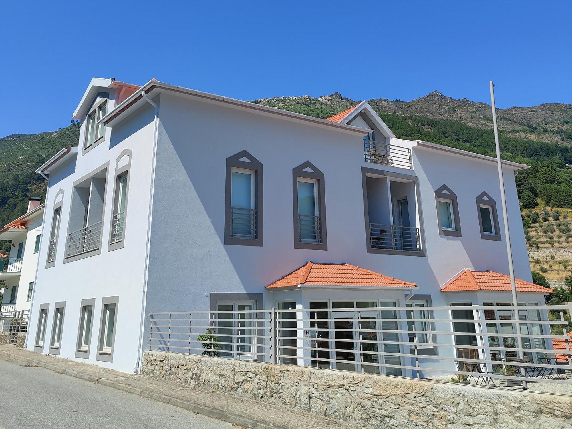 Vale do Zêzere Hotel Manteigas Esterno foto